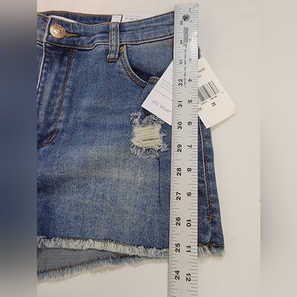 STS BLUE Aubrey Short Size 28-in   10in high rise denim short, distressed - Picture 5 of 11